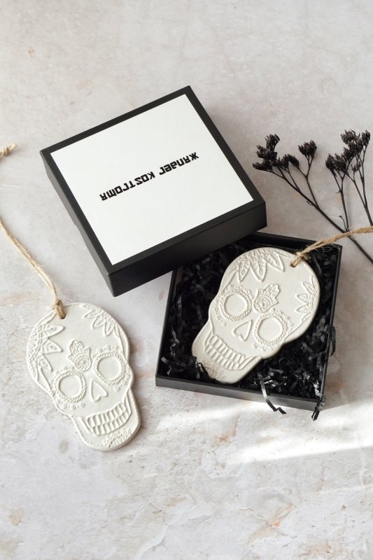 2pcs Luxury Stoneware Cream Skull Tree Ornament Decoration in Gift Box - Seasonal & Holiday Decorations - British D'sire