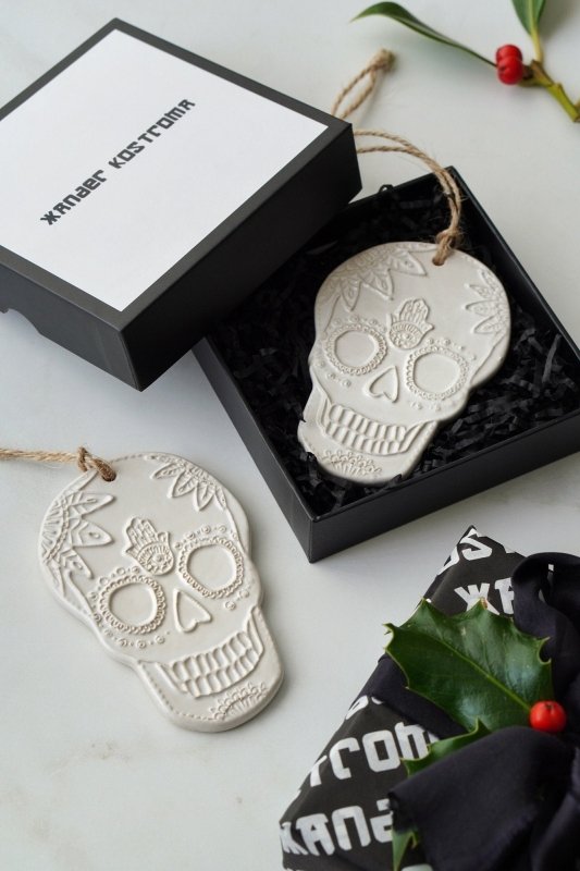 2pcs Luxury Stoneware Cream Skull Tree Ornament Decoration in Gift Box - Seasonal & Holiday Decorations - British D'sire