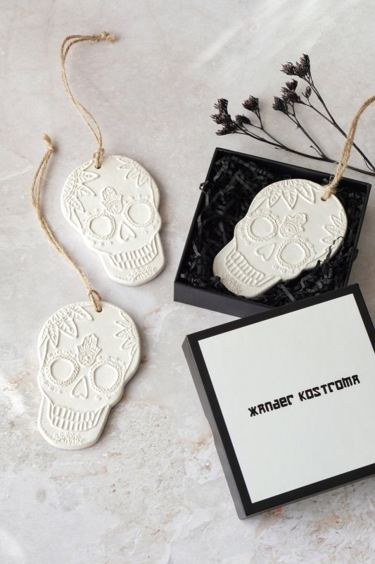 3pcs Luxury Stoneware Cream Skull Tree Ornament Decoration in Gift Box - Seasonal & Holiday Decorations - British D'sire