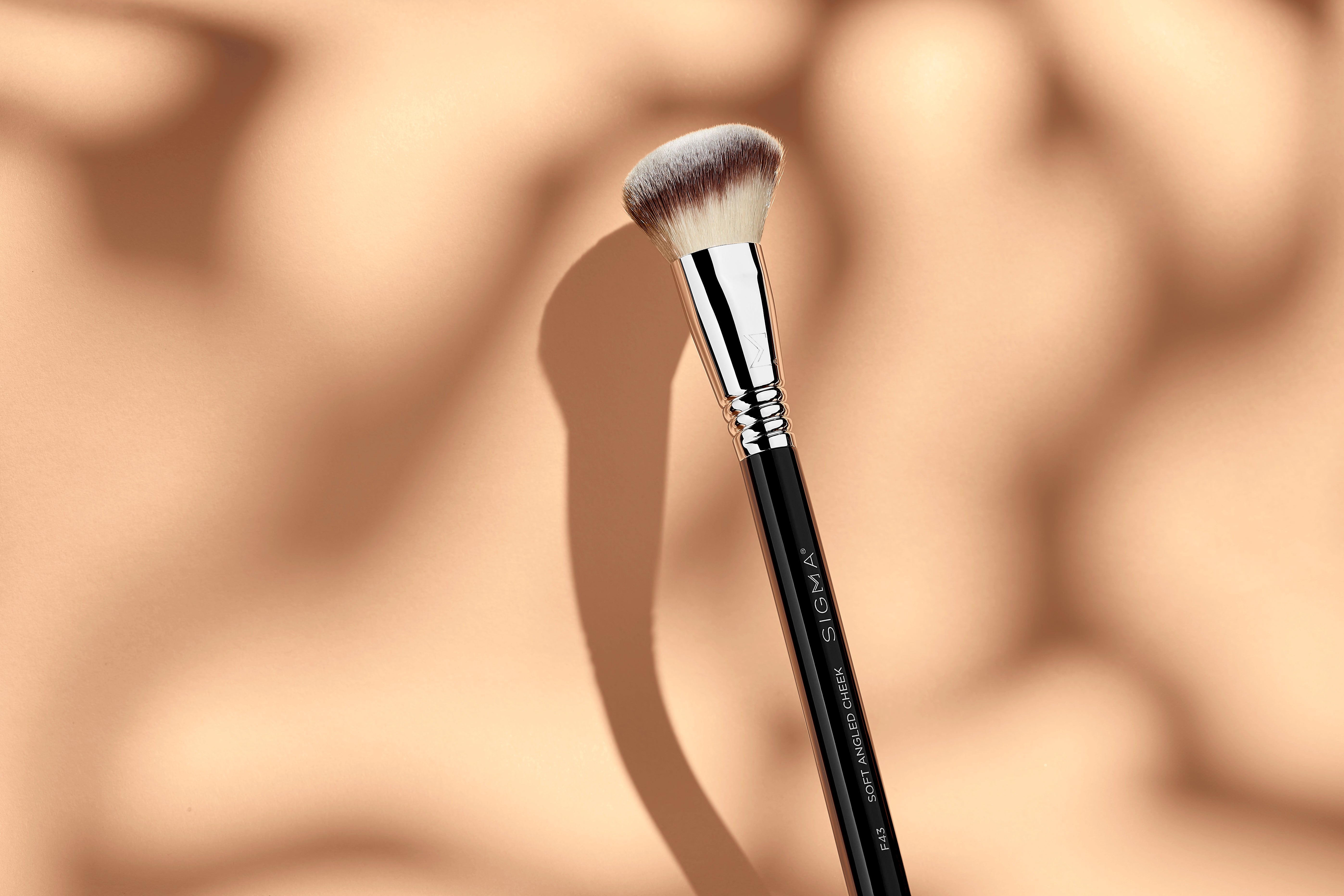 Sigma Beauty Soft Angled Cheek Brush F43