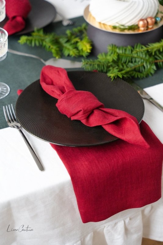 Christmas Cyclamen Red Linen Dinner Napkins - Napkins - British D'sire