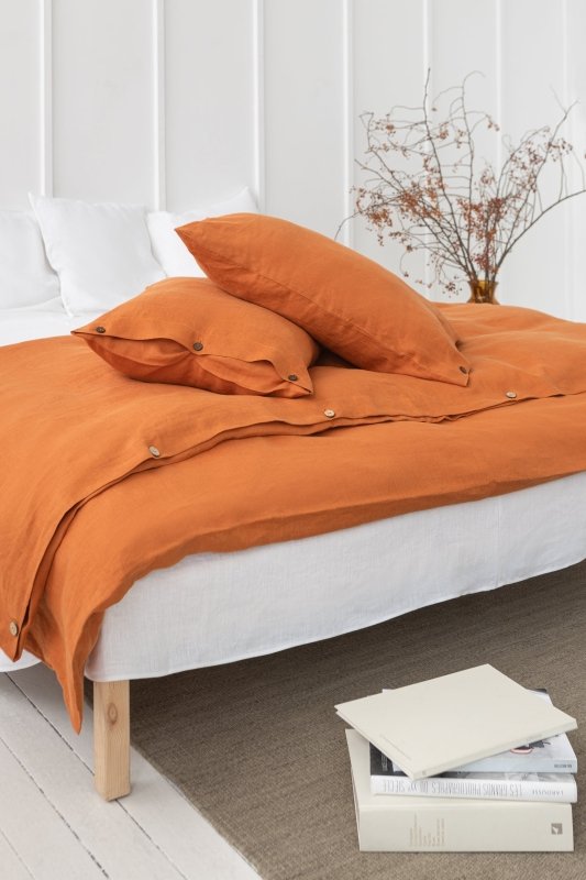 Light Chestnut linen bedding set with coconut buttons - Bedding sets with buttons - British D'sire