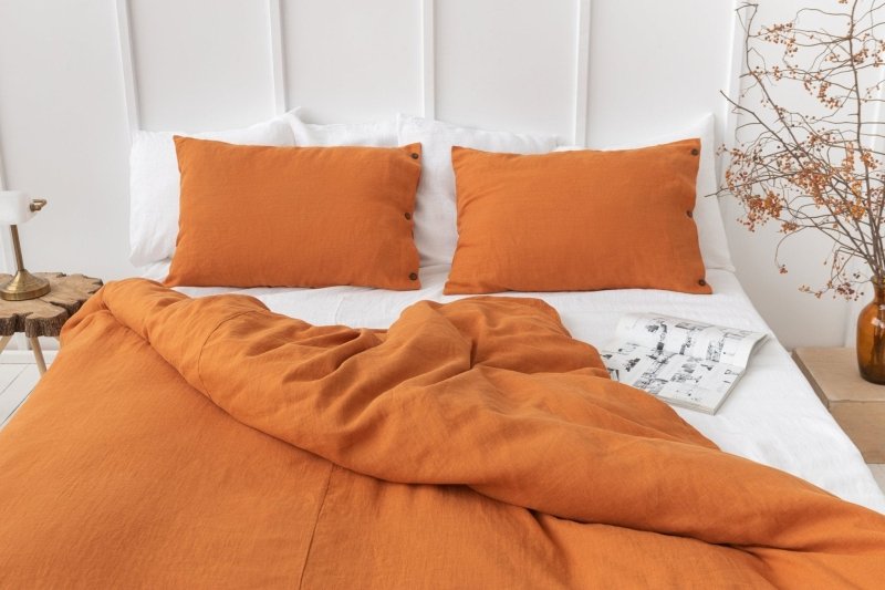 Light Chestnut linen bedding set with coconut buttons - Bedding sets with buttons - British D'sire