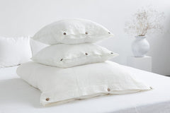 White linen bedding set with coconut buttons - Bedding sets with buttons - British D'sire