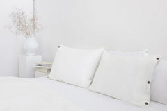 White linen pillowcase with coconut buttons - Pillowcases with buttons - British D'sire