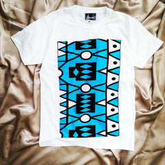 T-shirt in White with blue Samakaka print - British D'sire