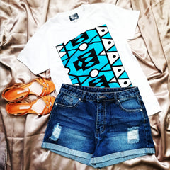 T-shirt in White with blue Samakaka print - British D'sire