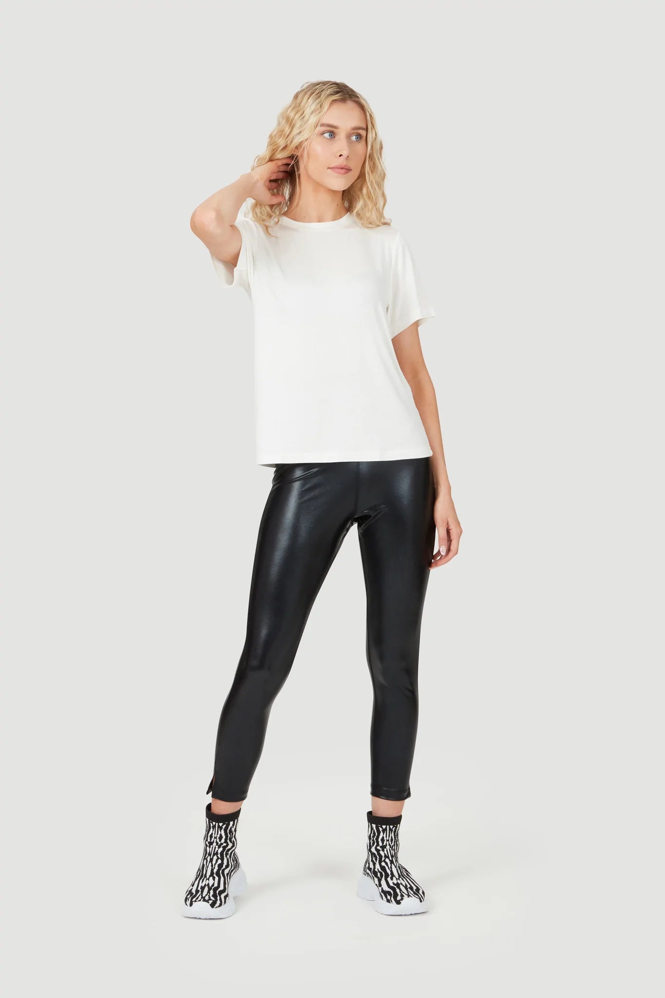 Form & Grace High Shine Leggings - Gym Leggings - British D'sire