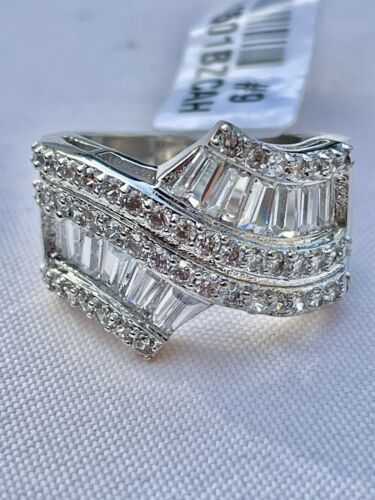 Jewellery Kingdom Band Emerald Simulated Diamonds Ladies Ring (Silver) - Jewelry Rings - British D'sire