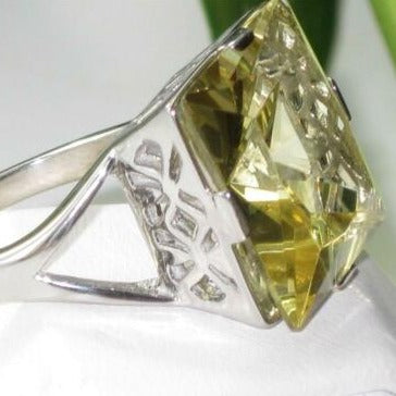 Jewellery Kingdom Citrine Princess Green 14 Carat Solitaire Stainless Steel Cocktail Ring - Jewelry Rings - British D'sire