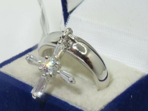 Jewellery Kingdom Ladies Solitaire Cross Charm Dangling Ring (Silver) - Rings - British D'sire
